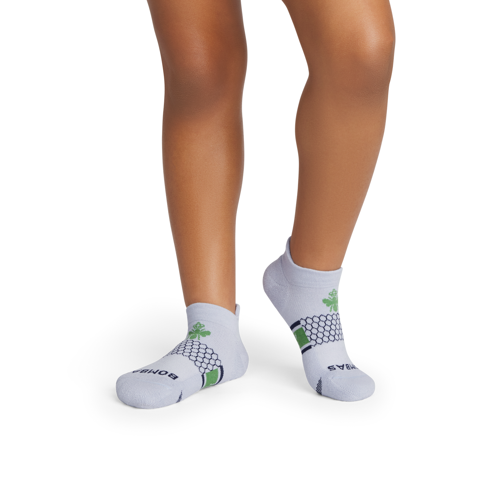 official-bombas::10058-skysailblue-youth-unisex-onmodel-2-transparent.png