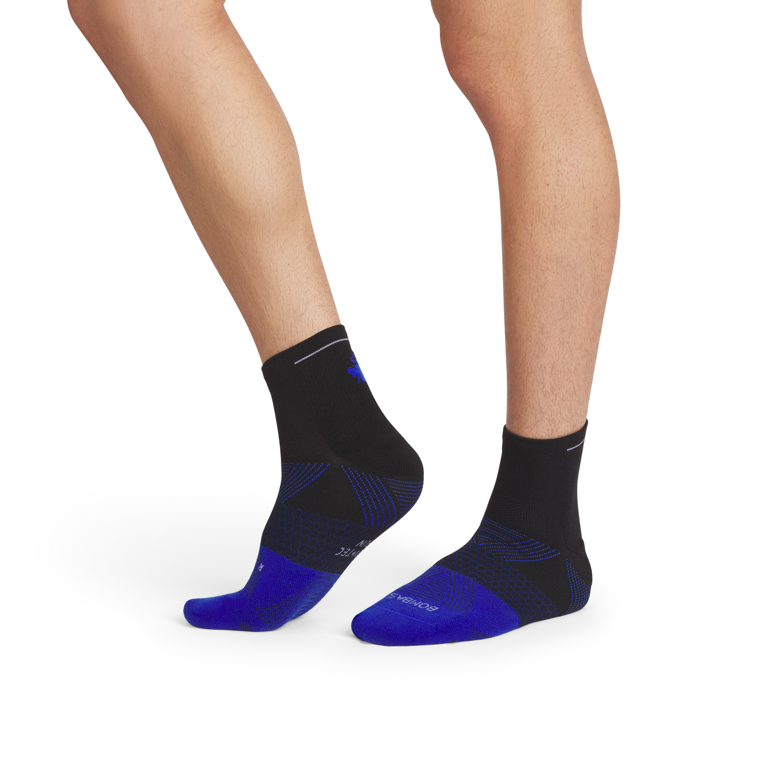 official-bombas::10364-black-adult-male-onmodel-2-transparent.png