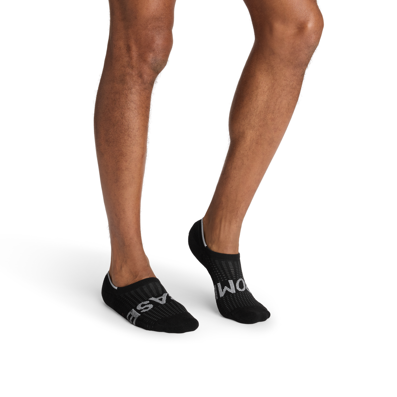 official-bombas::10443-black-adult-male-onmodel-2-transparent-_1_.png