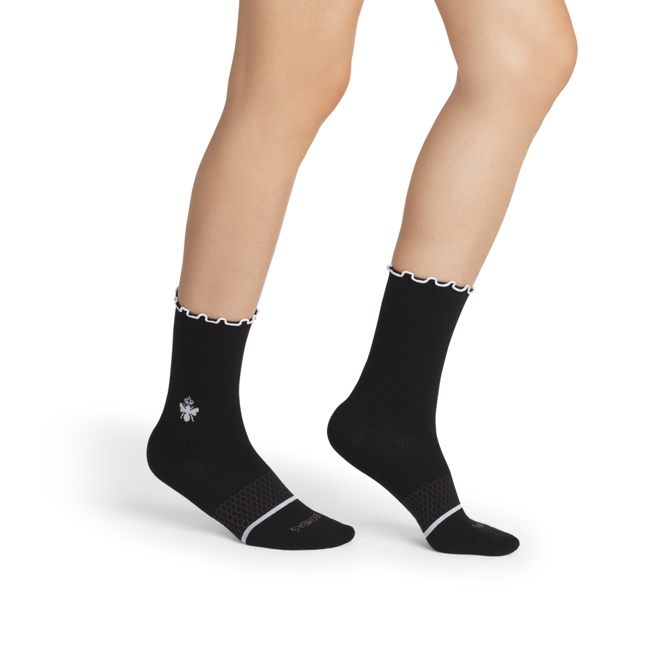 Ruffle Athletic Half Calf Socks - black WO1 [10942]