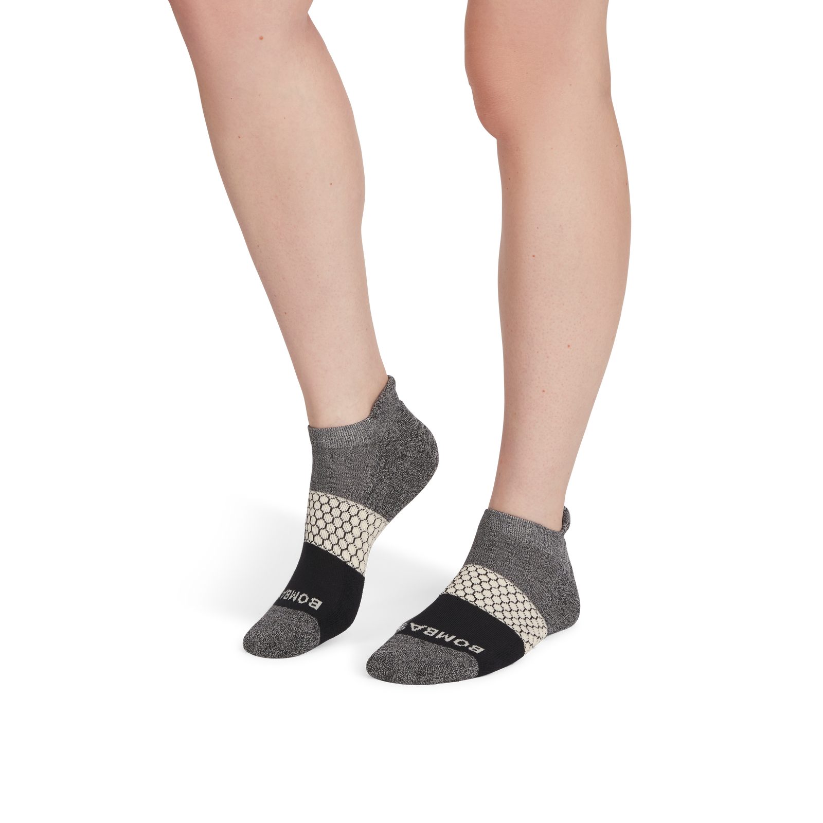 official-bombas::8293-black-cream-black-adult-female-onmodel-2-transparent.png