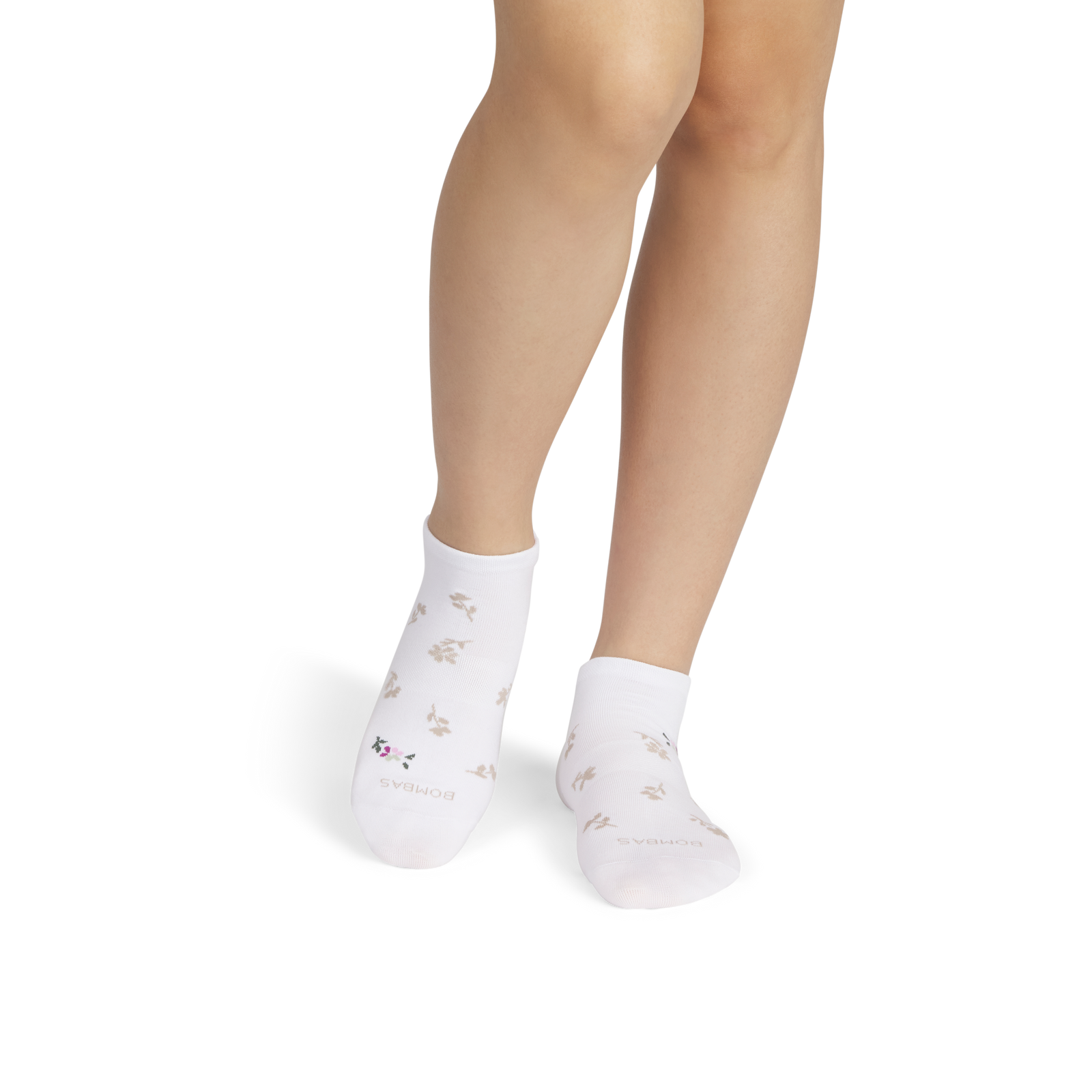official-bombas::8836-white-adult-female-onmodel-2-transparent.png