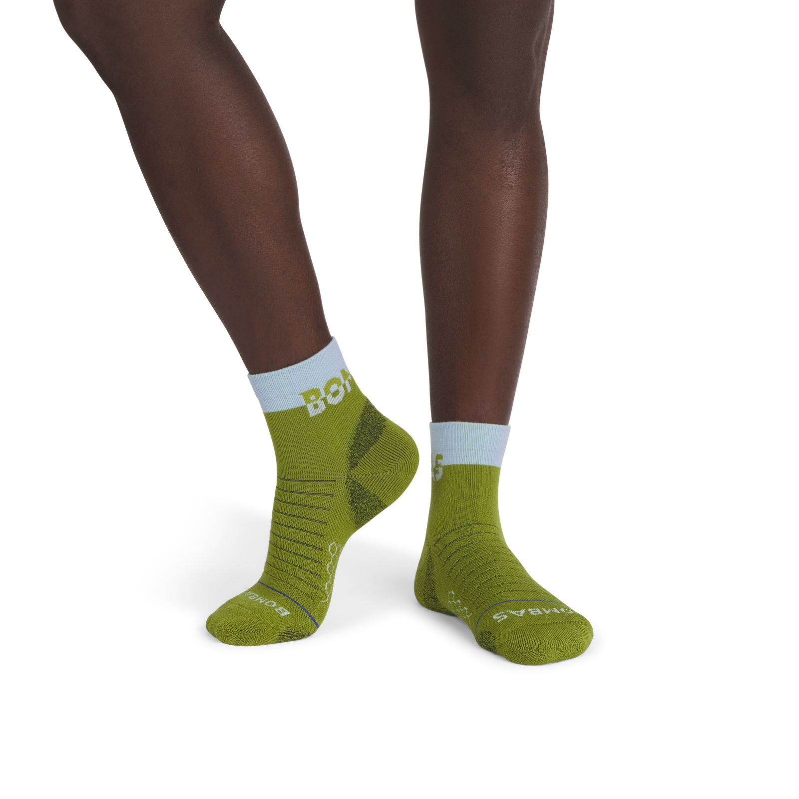 official-bombas::9718-olivetwist-adult-male-onmodel-2-transparent-_1_.png