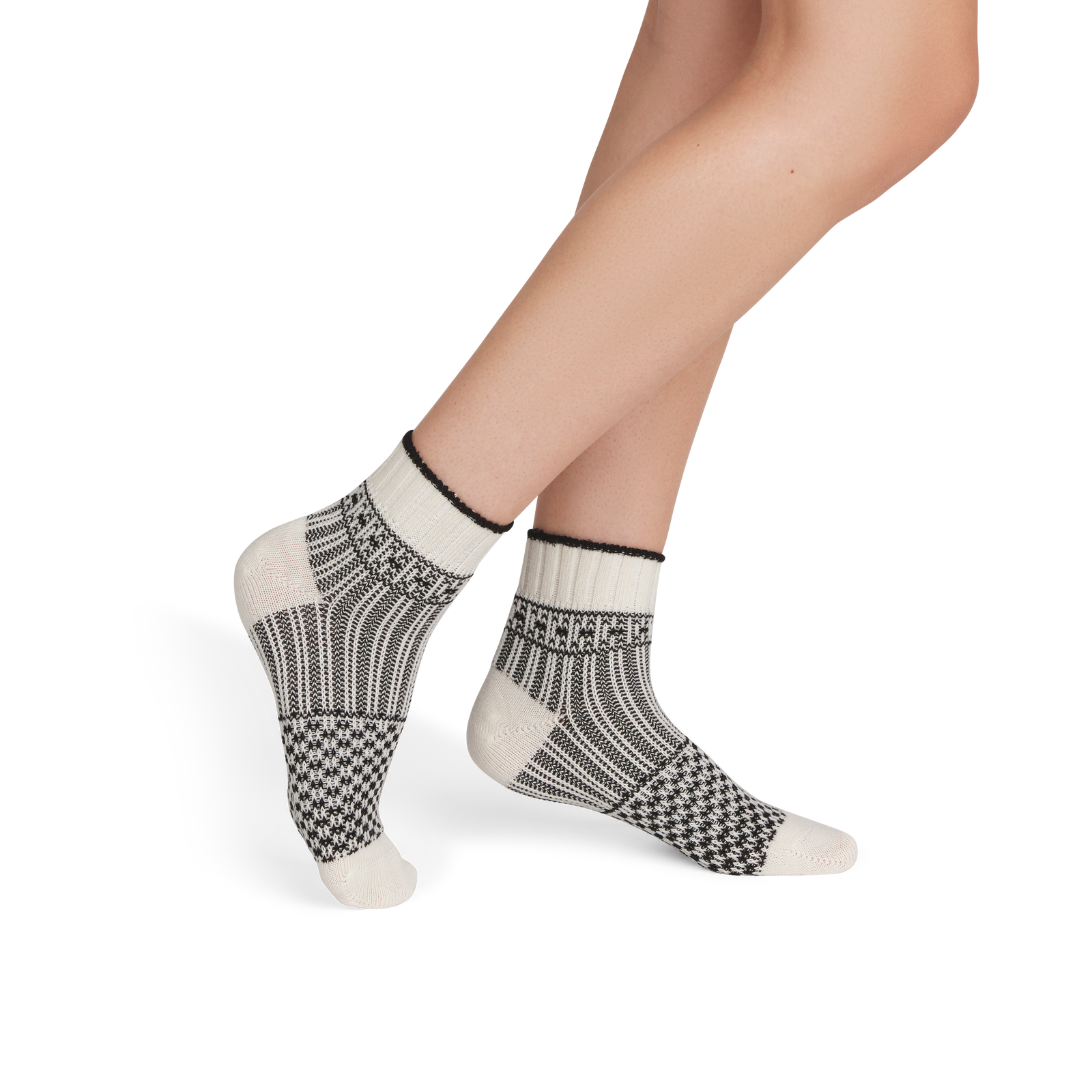 official-bombas::9791-ivory-black-adult-female-onmodel-2-transparent.png