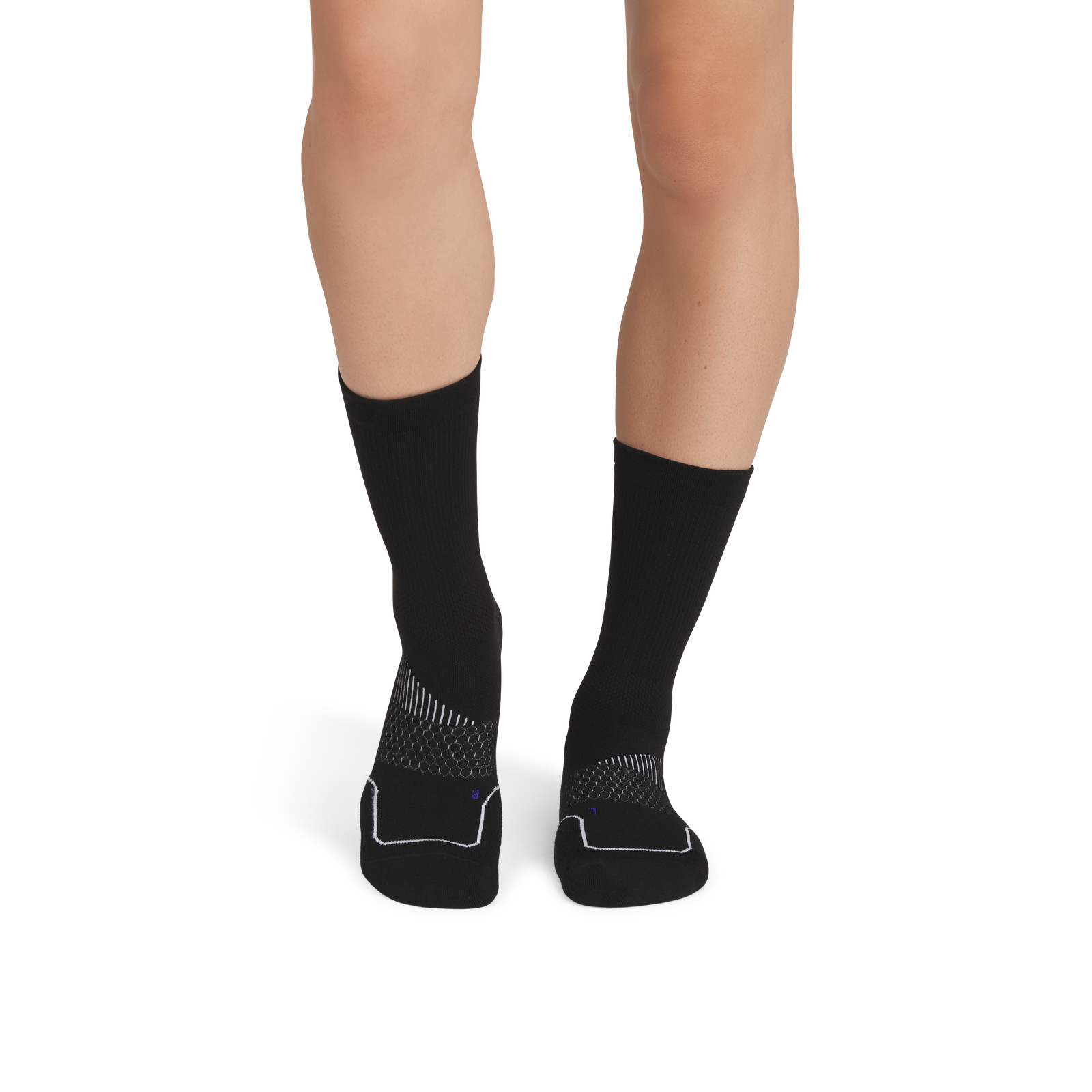 official-bombas::9929-black-adult-female-onmodel-2-transparent.png